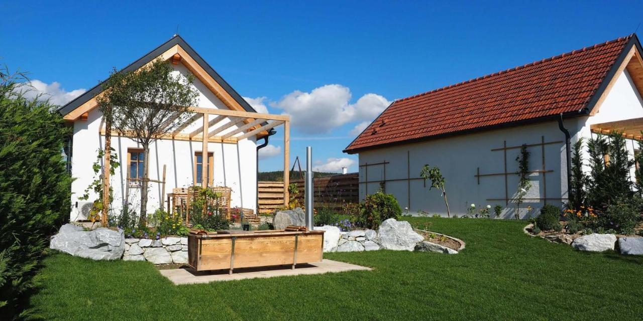 Kittenberger Chalets Am Gartensee Schiltern bei Langenlois エクステリア 写真