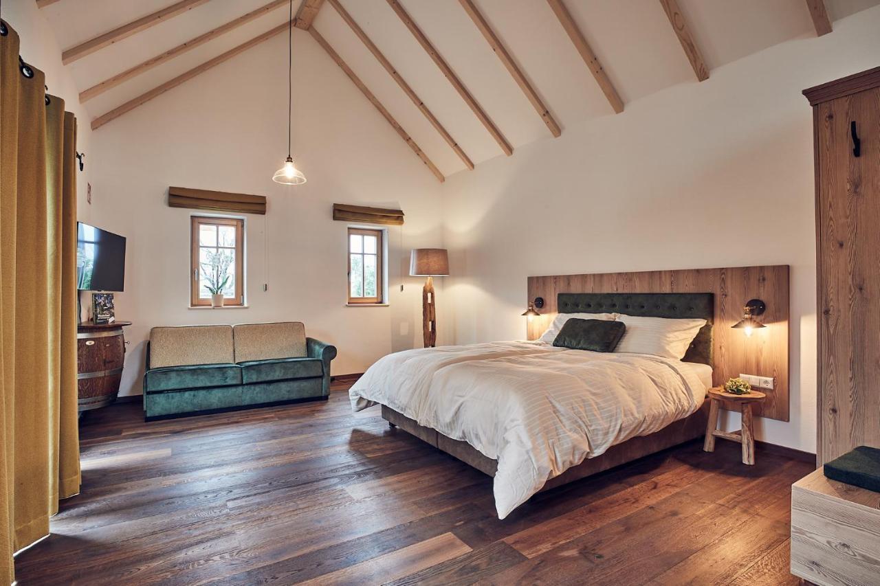 Kittenberger Chalets Am Gartensee Schiltern bei Langenlois エクステリア 写真